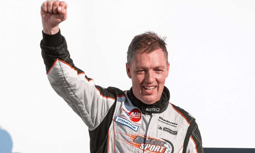 Jeroen Dik: Merging Tradition with Contemporary Expression